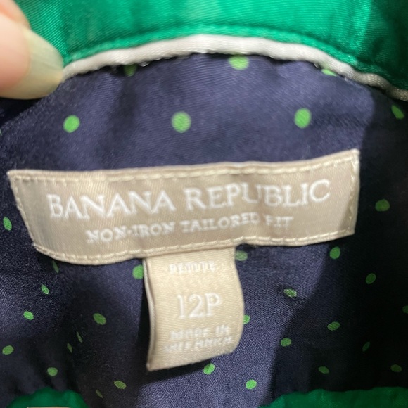 Banana Republic button down green blouse - Picture 5 of 5